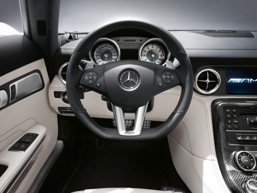  Mercedes-Benz SLS AMG Roadster 2011 года  (фото 167 из 183)
